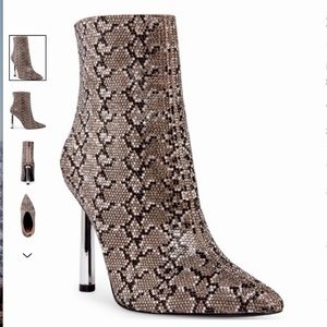 🌸 Steve Madden Robyn Rhinestone Booties ✨
